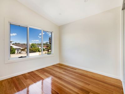 2 / 4 Moama Crescent, Pascoe Vale South