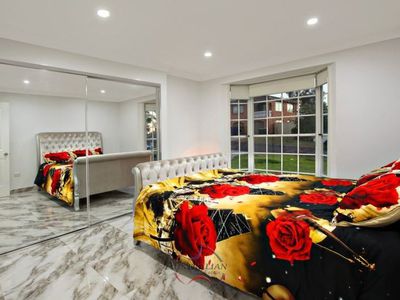 6 Kingfisher Way, St Clair