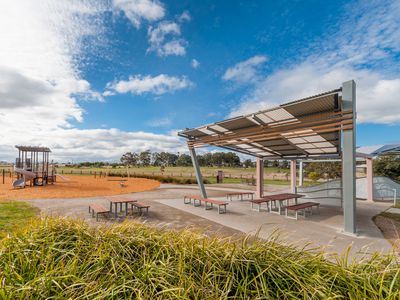 26/64 Escapade Blvd, Craigieburn