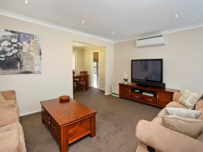 9 Canary Close, St Clair