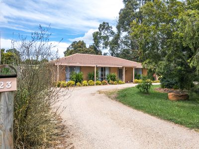 1 / 23  Reynolds Grove, Romsey