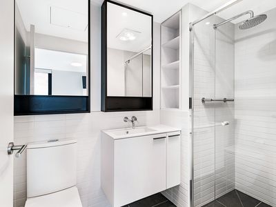 2201 / 1 Ascot Vale Road, Flemington