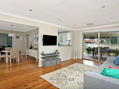 4 Coowarra Drive, St Clair