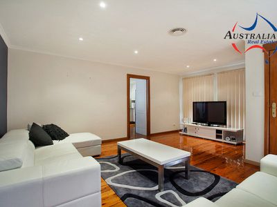 13 Alexandra Circuit, St Clair