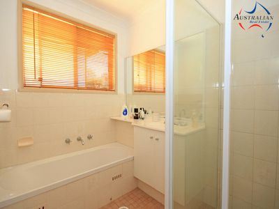 25 Martin Grove, Colyton