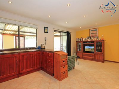 11 Macina Place, St Clair