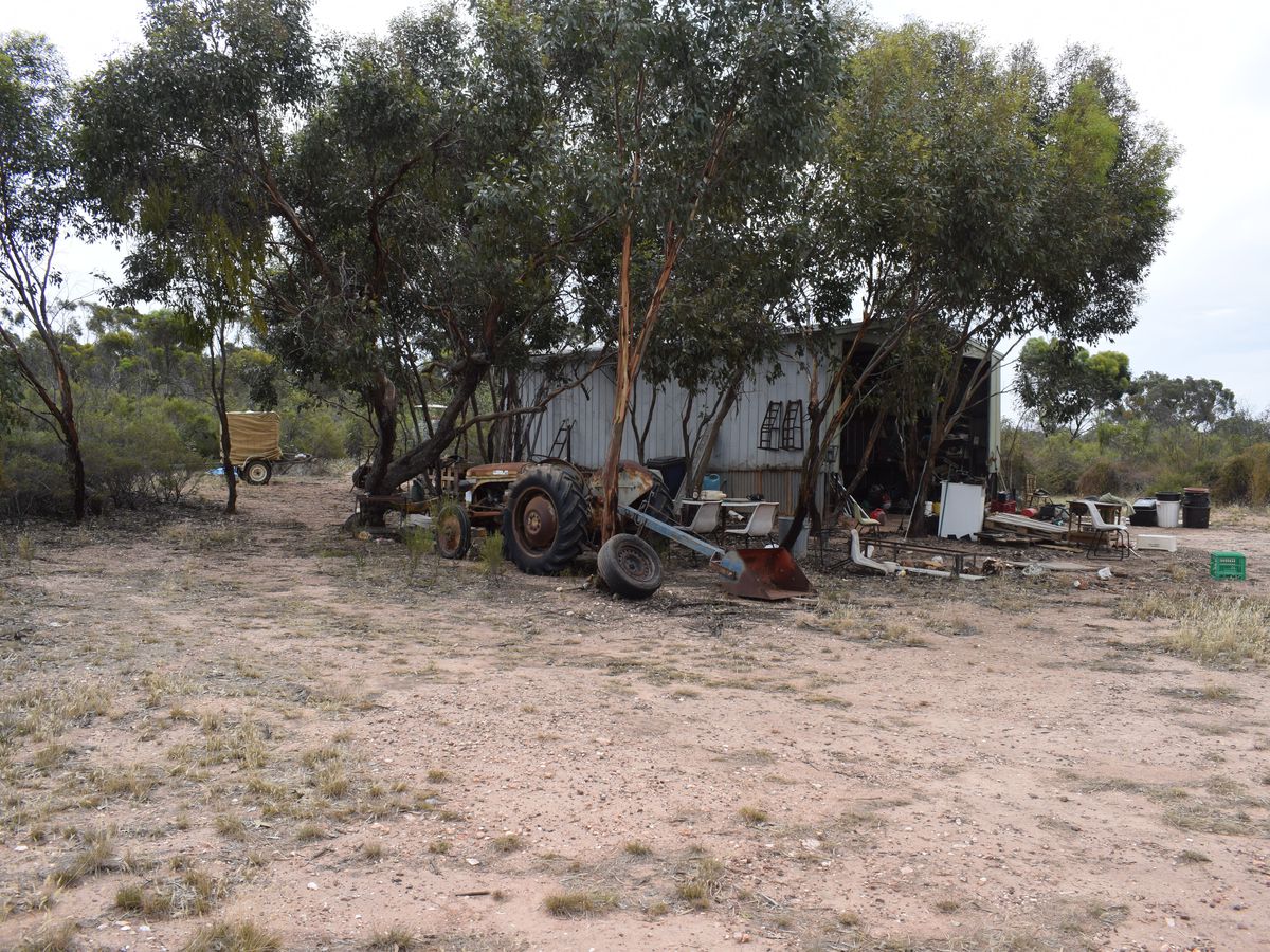 Inglewood-Salisbury Road, Inglewood