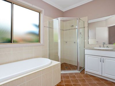 52 Banks Drive, St Clair