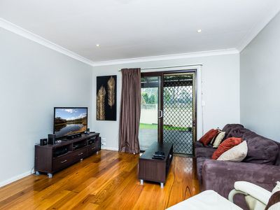 9 McCabe Close, St Clair