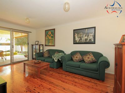 4 Coowarra Drive, St Clair