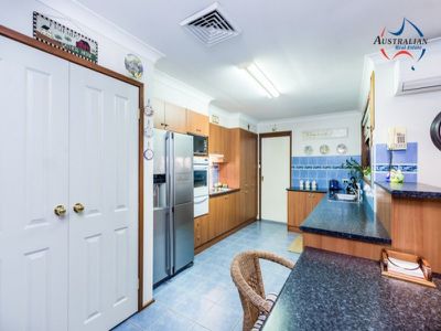 100 Cook Parade, St Clair