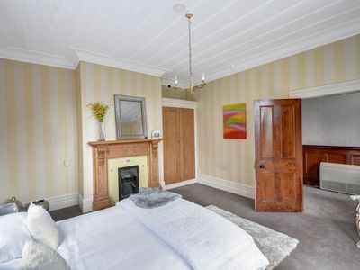 10 Littlebourne Road, Roslyn