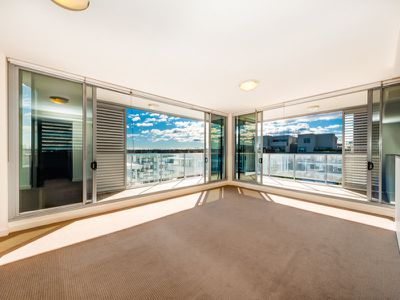 502 / 26 Rider Boulevard, Rhodes