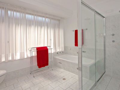 8 Pecos Close, St Clair