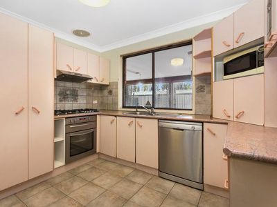 8 Menzies Circuit, St Clair