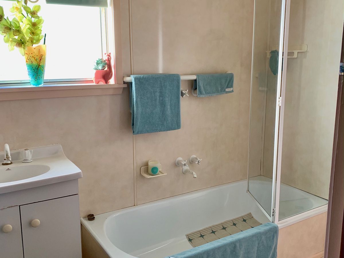 17 MacKenzie Street West, Golden Square