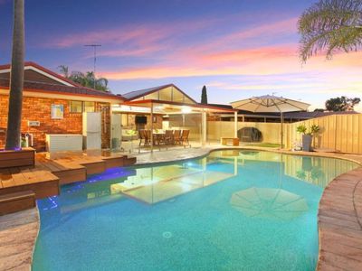 33 Dryberry Avenue, St Clair