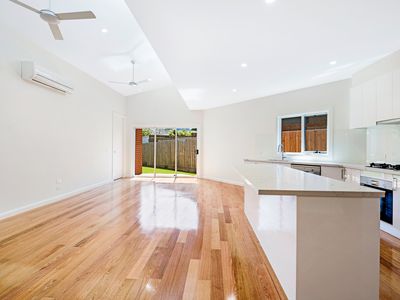 3 / 4 Moama Crescent, Pascoe Vale South