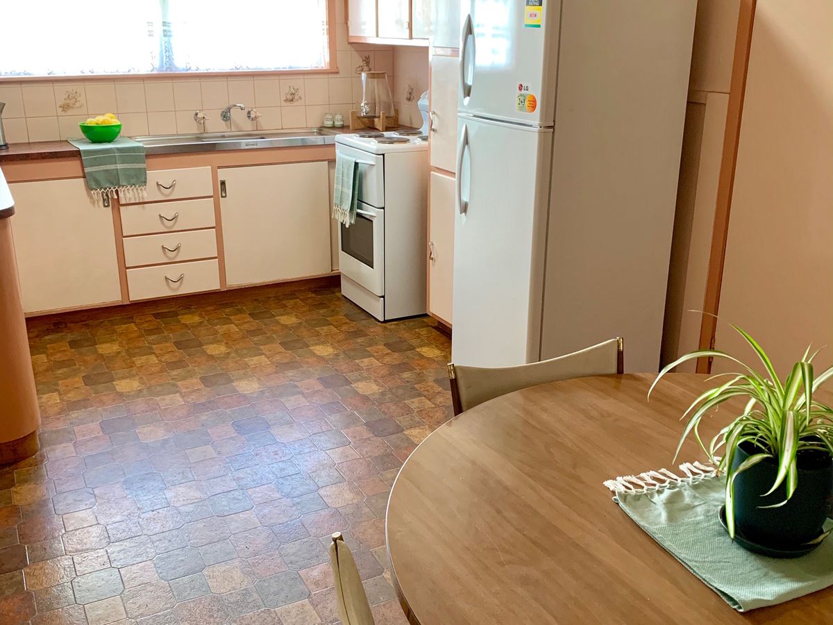 17 MacKenzie Street West, Golden Square