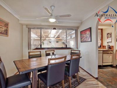 5 Seattle Close, St Clair