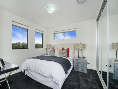 3 / 2 McCausland Place, Kellyville