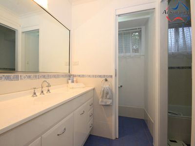 6 Galah Close, St Clair