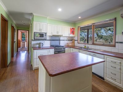 1277 Three Chain Road, Newham