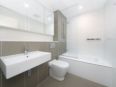 704 / 7 Stromboli Strait, Wentworth Point