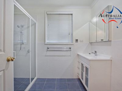 7 Snowy Close, St Clair