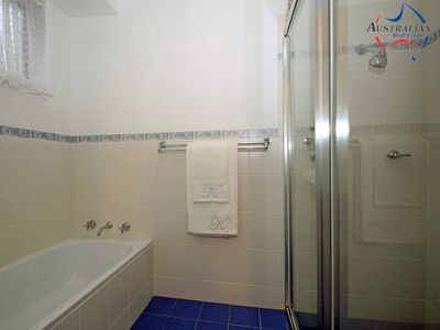 6 Galah Close, St Clair