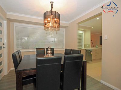 6 Galah Close, St Clair