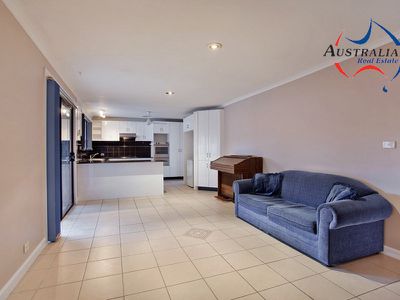 7 Snowy Close, St Clair