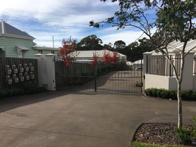 8 / 308 Mackenzie Street, Rangeville