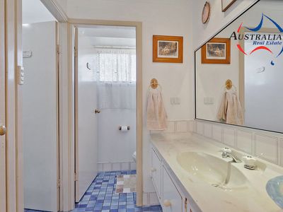 13 Eucumbene Place, St Clair