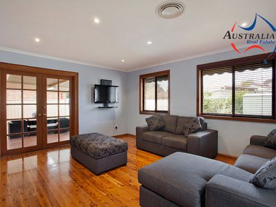 13 Alexandra Circuit, St Clair