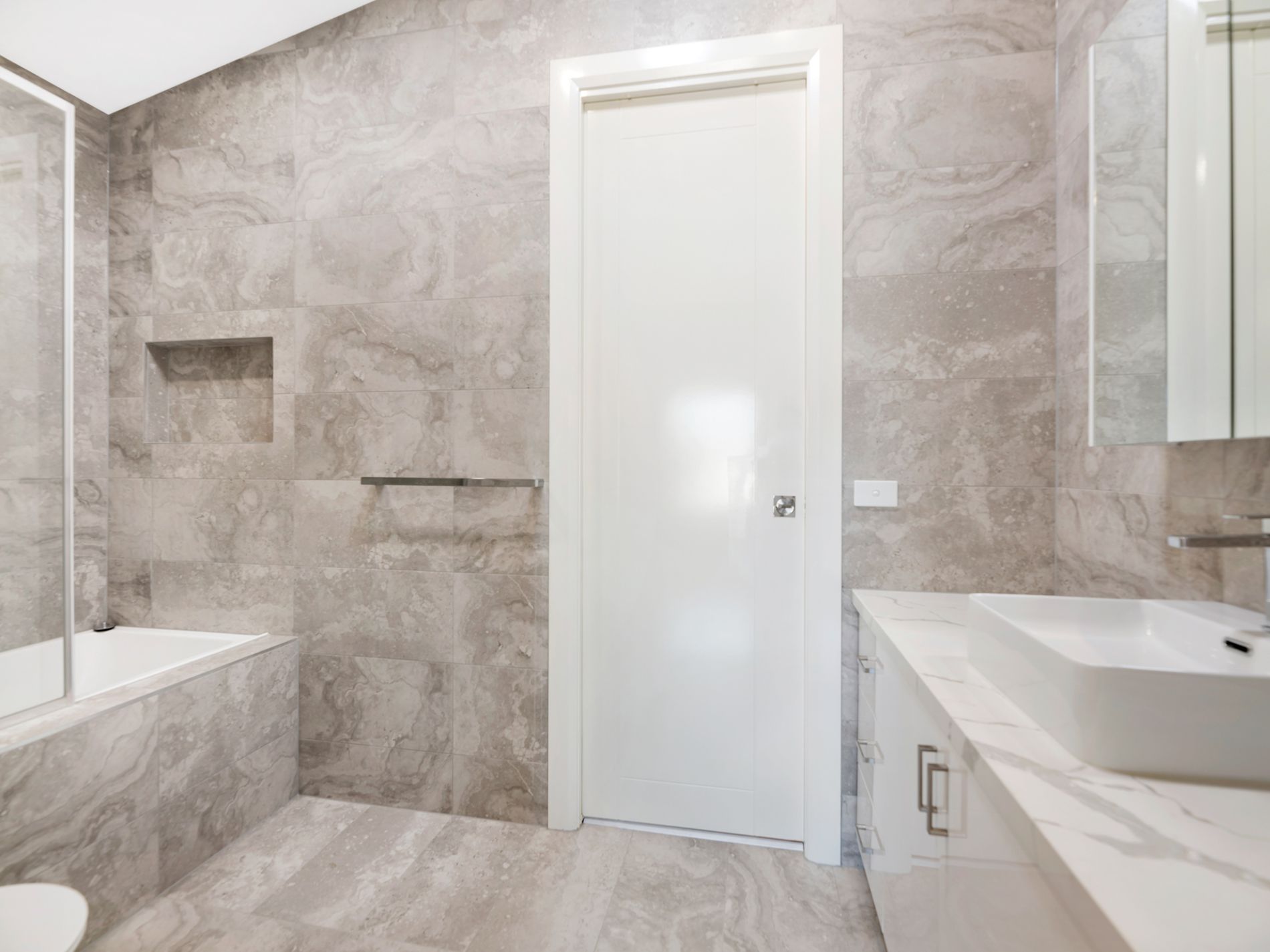 3 / 4 Moama Crescent, Pascoe Vale South