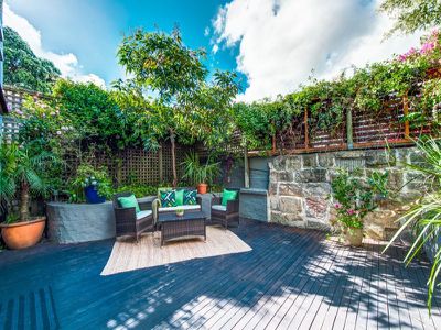 9 Hoffmans Lane, Balmain