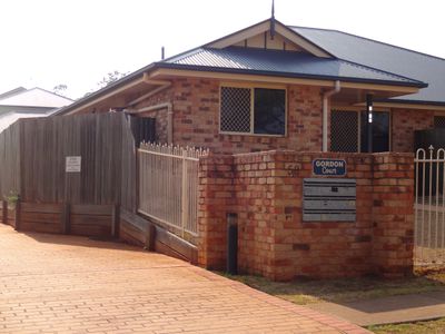 8 / 58 Gordon Avenue, Newtown