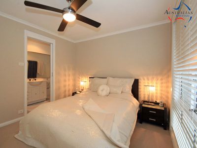 6 Galah Close, St Clair