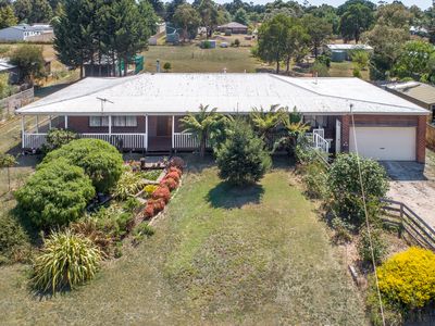 14 Newnham Drive, Romsey