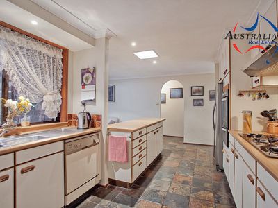 5 Seattle Close, St Clair