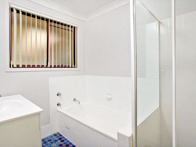 42 Coowarra Drive, St Clair