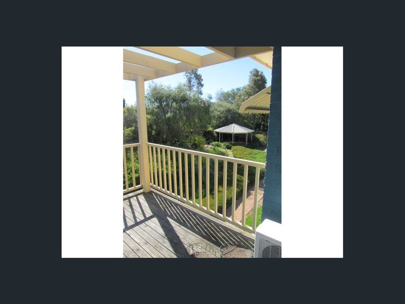 15 / 21 Fennager Way, Calista