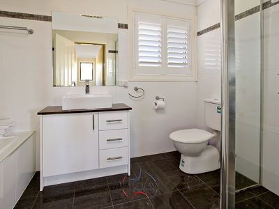 2 / 6 Edmund Blackett Close, St Clair