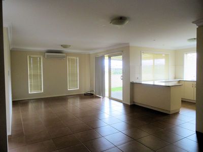 2 / 2 Yearling Close, Glenvale