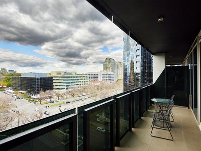 805 / 452 St Kilda Road, Melbourne