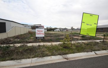 48 Dellar Crescent, Horsham