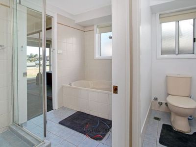 114 Pine Creek Circuit, St Clair