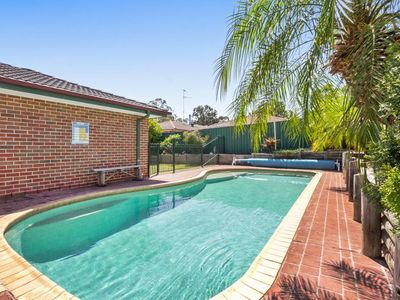 82 Shepherd Street, Colyton