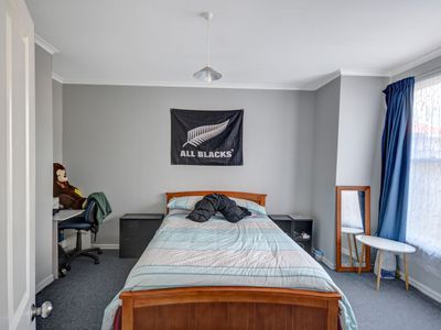 16 Crown Street, North East Valley